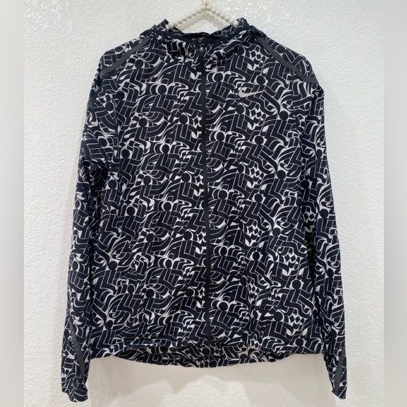 Nike windbreaker jacket size M black and white - Picture 1 of 6